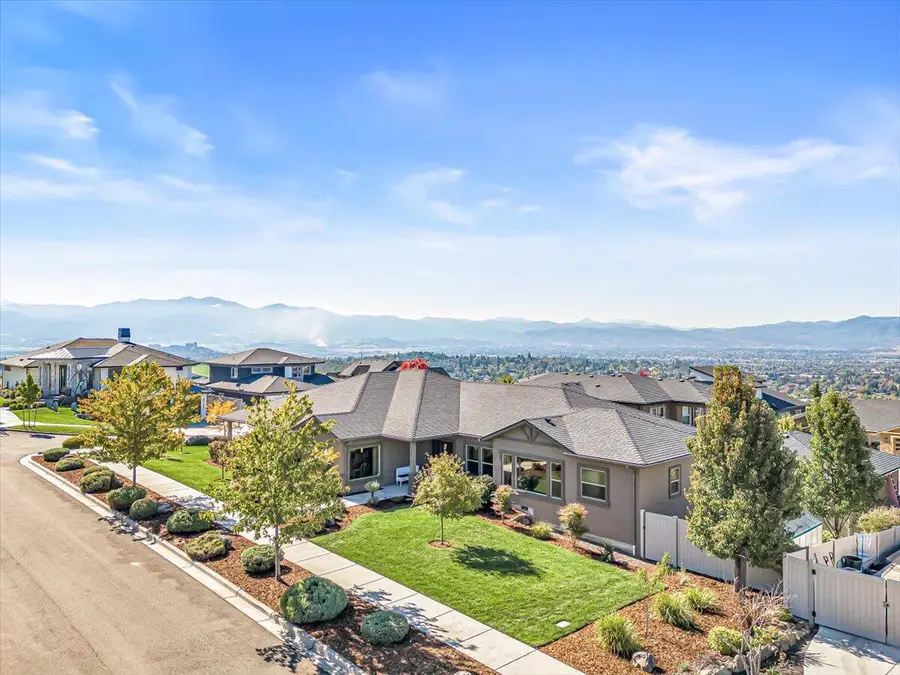 1835 Plateau, Medford, OR 97504 - Image #2