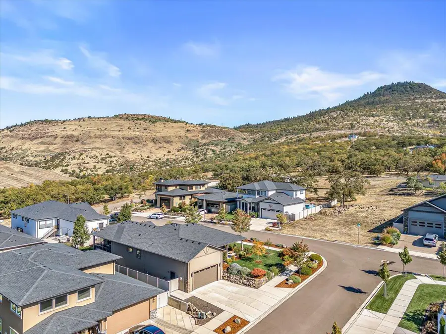 1835 Plateau, Medford, OR 97504 - Image #3