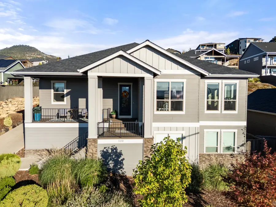 523 W La Strada, Medford, OR 97504 - Image #2