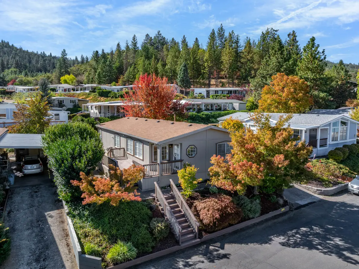 3955 South Stage Rd, Medford, OR 97501 - Image #1