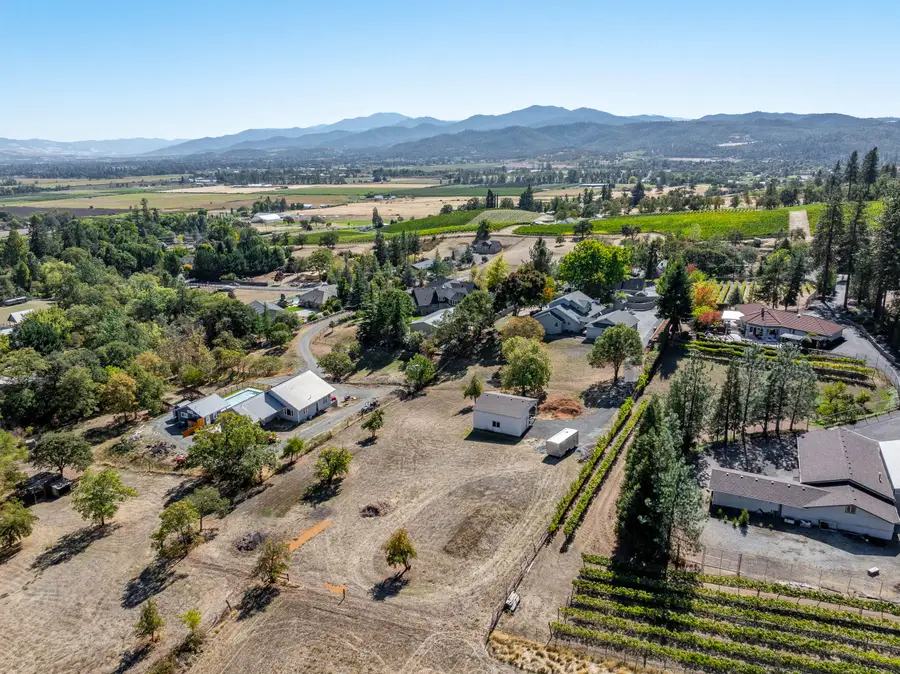 1916 Old Military, Central Point, OR 97502 - Image #2