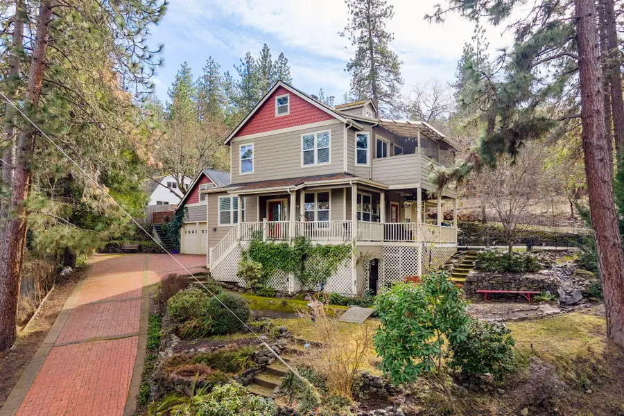 675 S 4th Street, Jacksonville, OR 97530 - Image #2