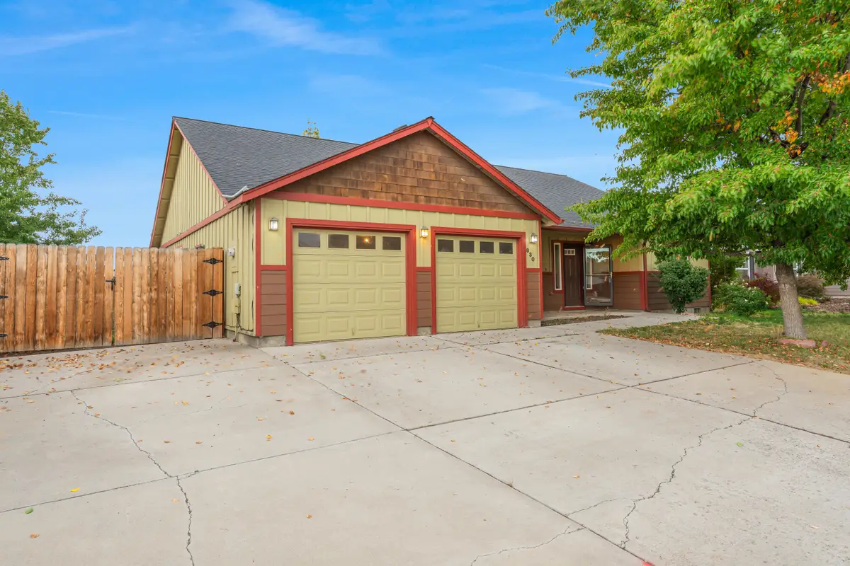 930 NW Spruce, Redmond, OR 97756 - Image #1