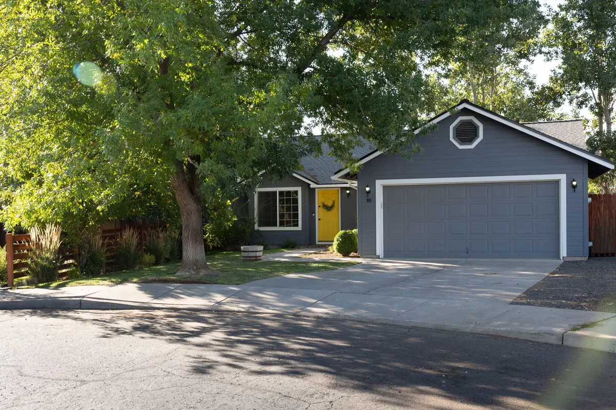 919 NW 20th, Redmond, OR 97756 - Image #1