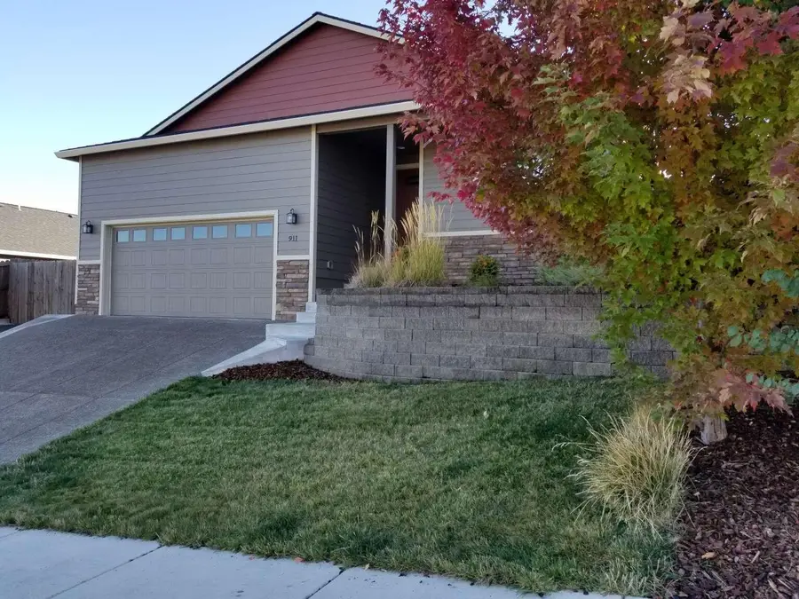 911 Stonewater, Eagle Point, OR 97524 - Image #3