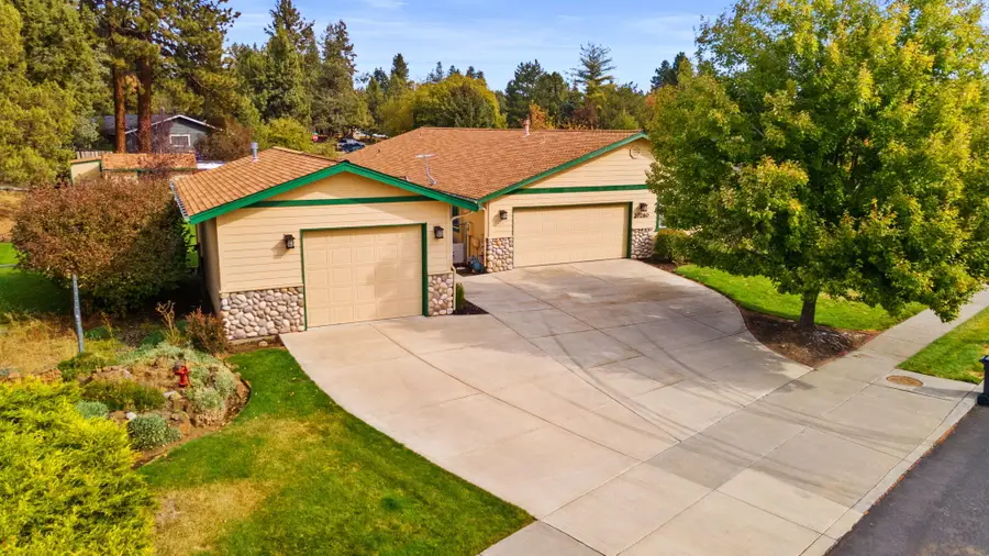 20260 Gaines, Bend, OR 97702 - Image #2