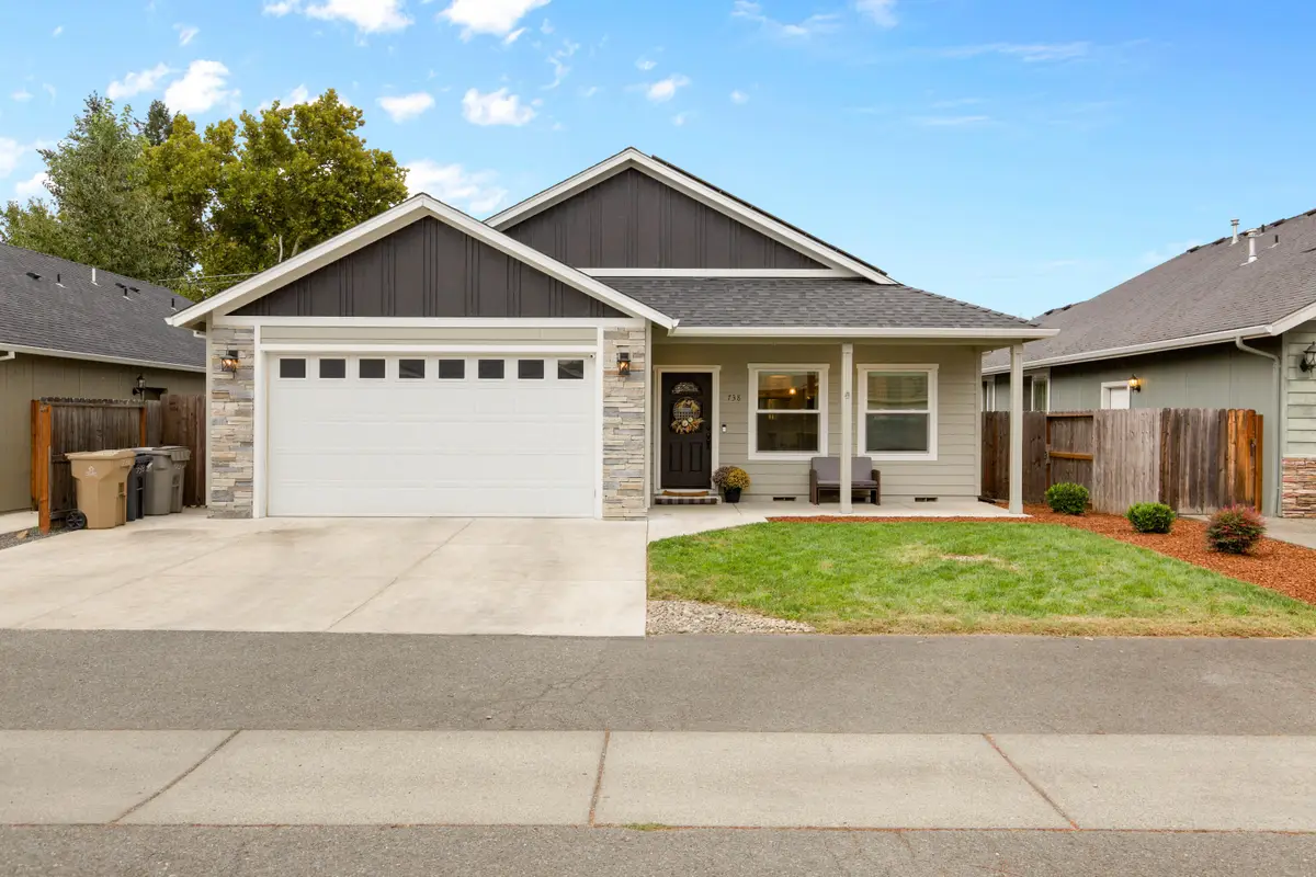 738 Lincoln, Grants Pass, OR 97526 - Image #1