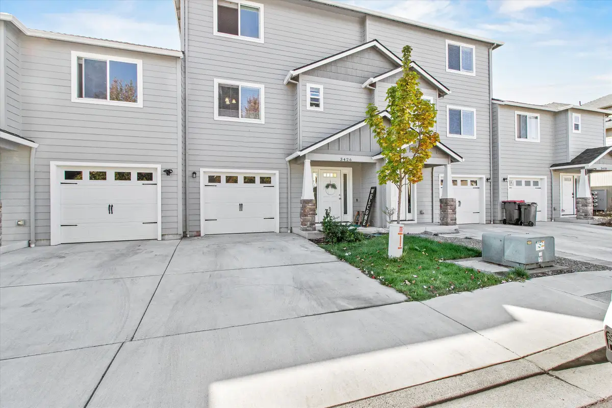 3426 Sharon, White City, OR 97503 - Image #1