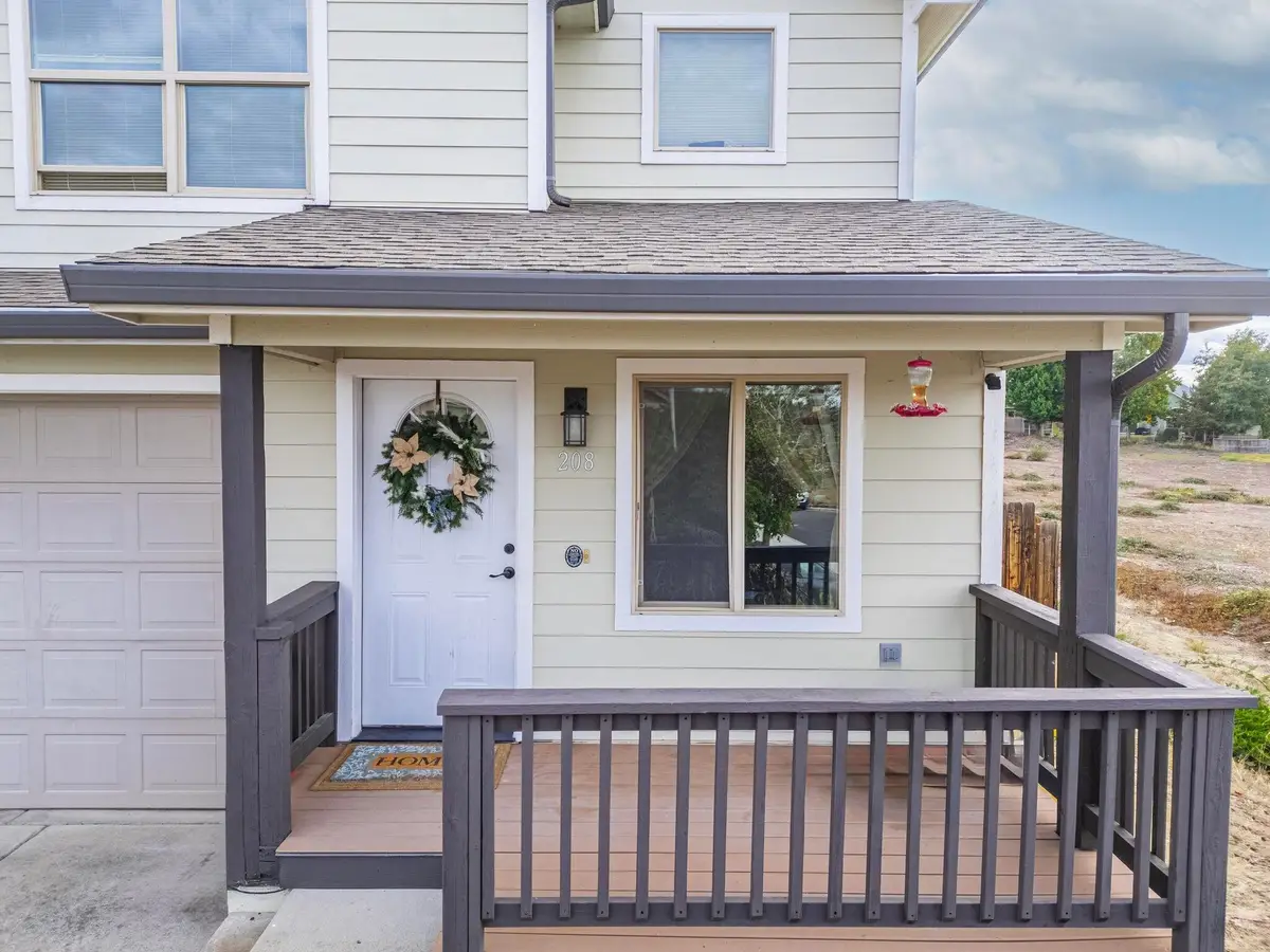 208 Northview, Eagle Point, OR 97524 - Image #1