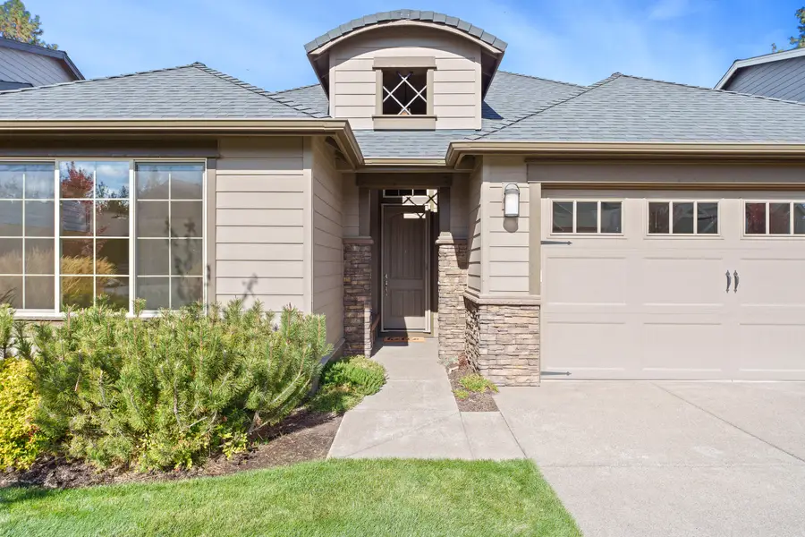 60494 Hedgewood, Bend, OR 97702 - Image #2