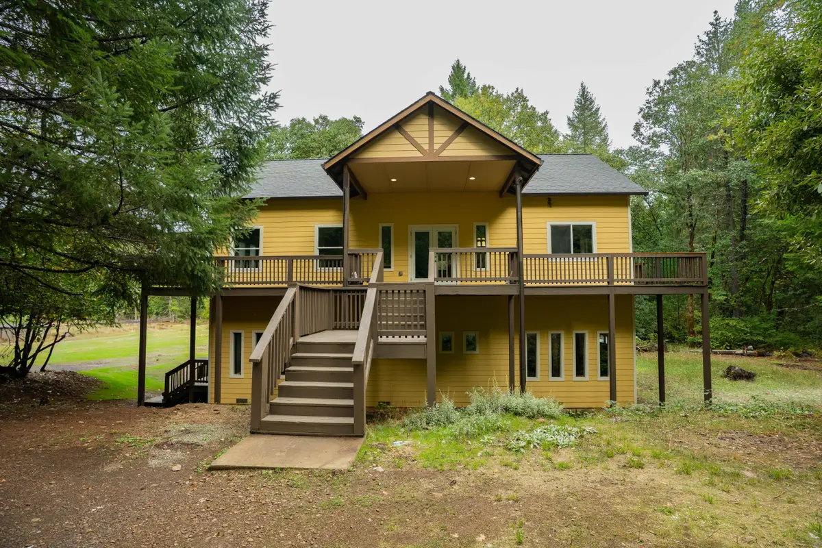 709 Pinewood, Cave Junction, OR 97523 - Image #1