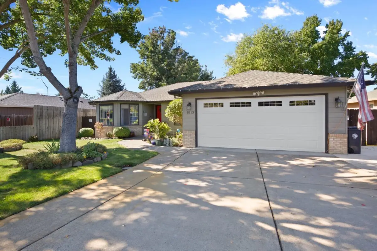 1813 Cascadia Street, Medford, OR 97504 - #1