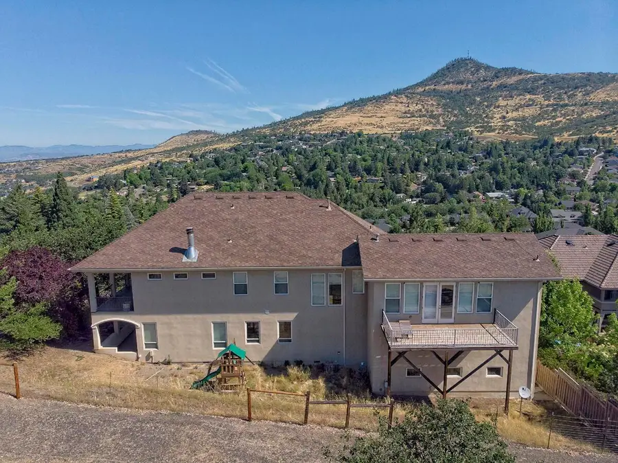 104 Monterey Drive, Medford, OR 97504 - #3