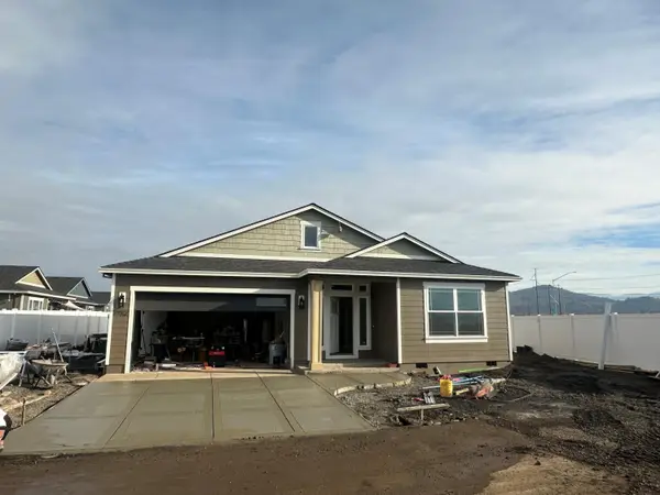 3732 Agate Meadows, White City, OR 97503