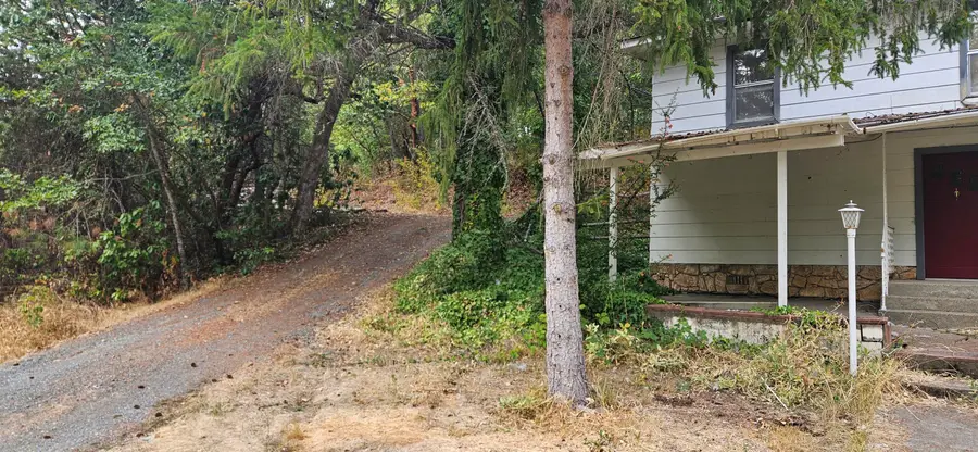 2100 Robinson, Grants Pass, OR 97527 - Image #2