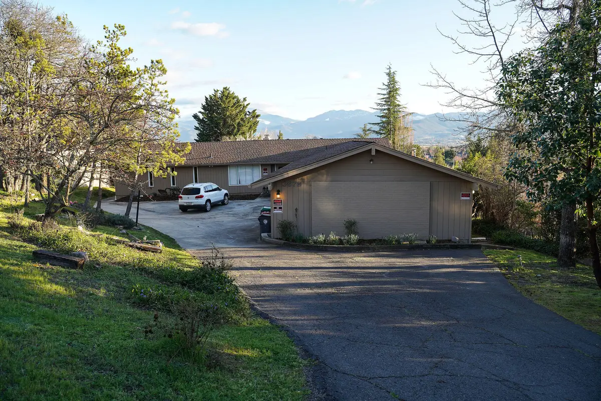 3676 Princeton Way, Medford, OR 97504 - #1