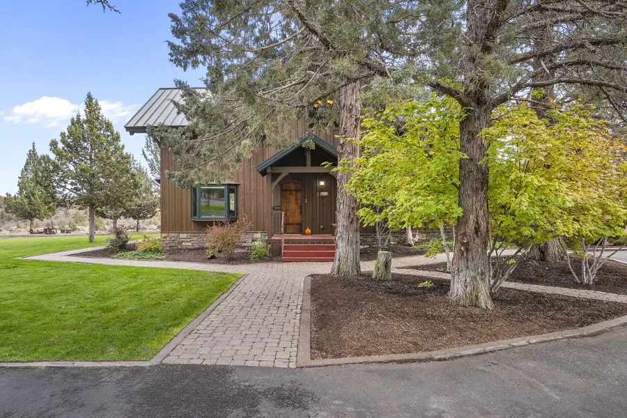 18495 Crawford, Sisters, OR 97759 - Image #2