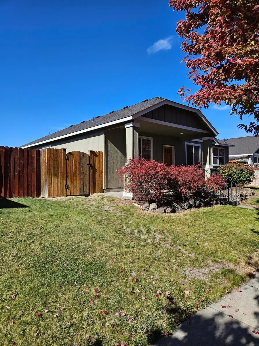 1297 NE 3rd, Redmond, OR 97756 - Image #2
