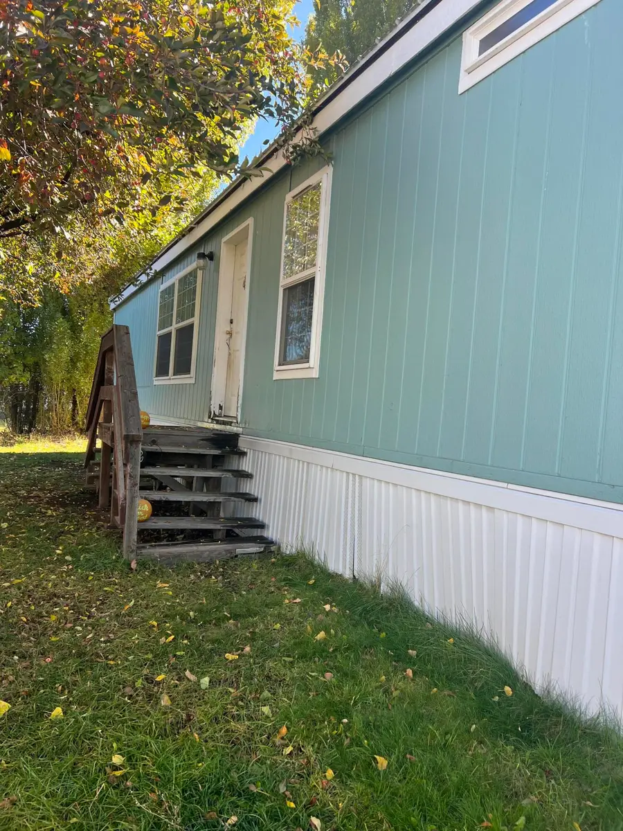 4000 Round Lake Road #106, Klamath Falls, OR 97601 - Image #2