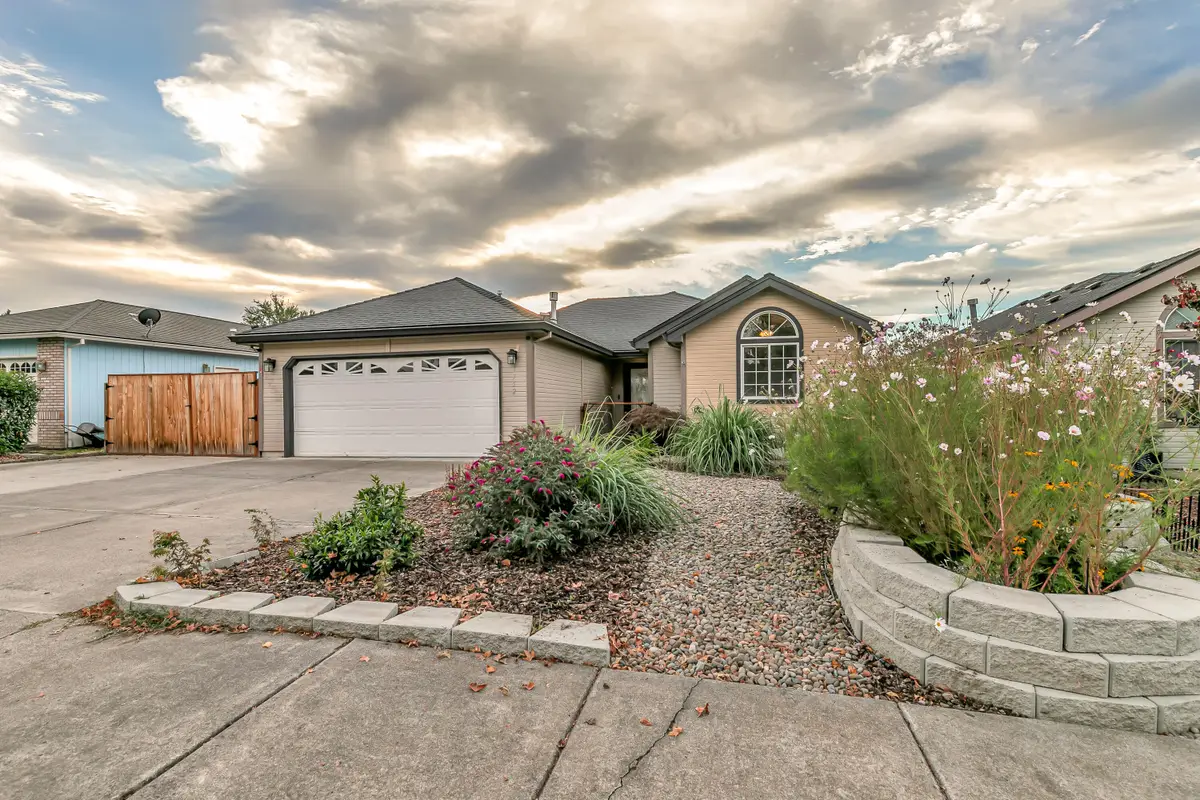 1752 Sandpiper, Medford, OR 97501 - Image #1