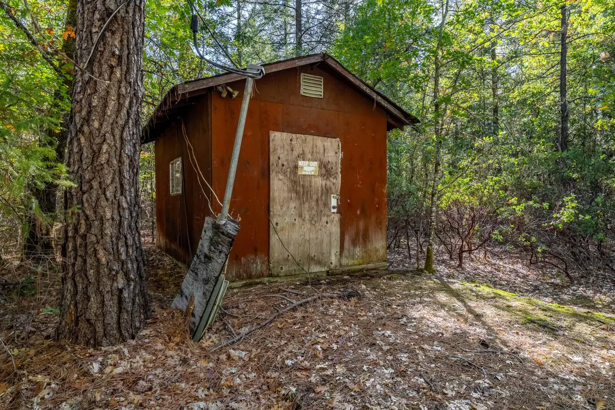 305 Floyd, Cave Junction, OR 97523 - Image #1