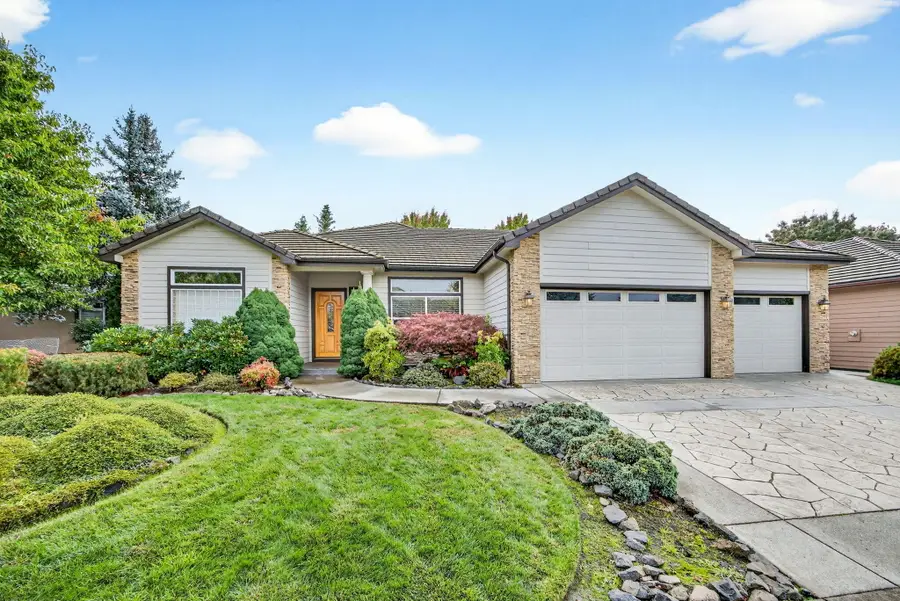 220 Pine Lake, Eagle Point, OR 97524 - Image #2