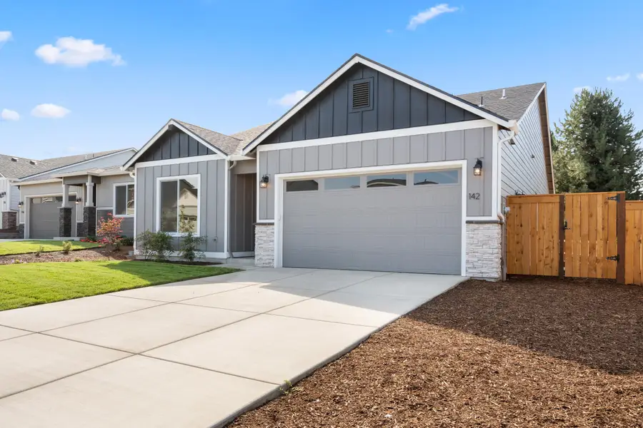 142 Valemont, Eagle Point, OR 97524 - Image #2