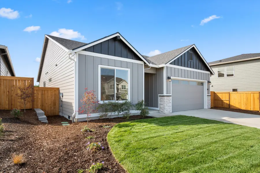 142 Valemont, Eagle Point, OR 97524 - Image #3