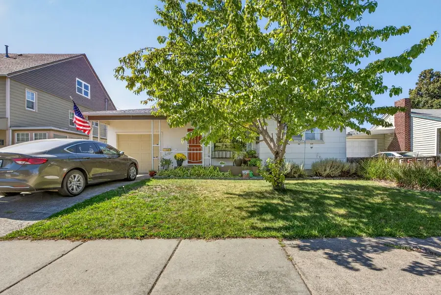 912 S Holly, Medford, OR 97501 - Image #2