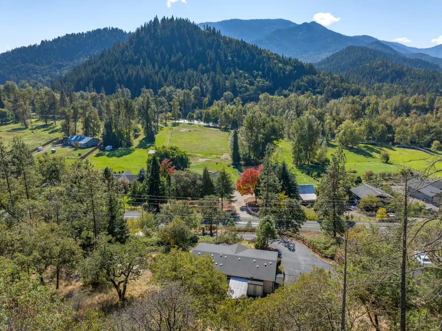 7820 N Applegate, Grants Pass, OR 97527 - Image #2