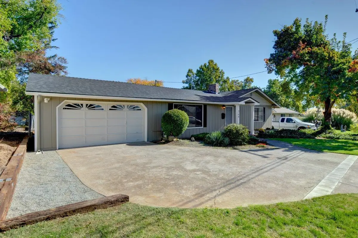349 Tan Oak Drive, Medford, OR 97504 - Image #1