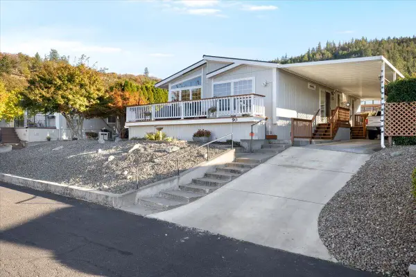 3955 S Stage, Medford, OR 97501