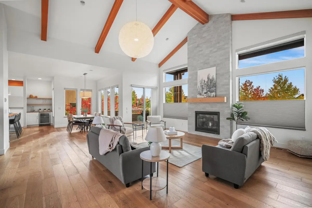 61379 Lost Hollow, Bend, OR 97702 - Image #1