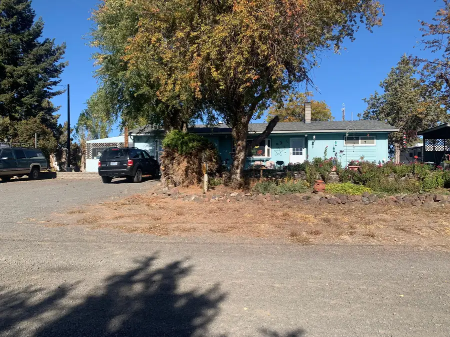 64 NE Hodges, Madras, OR 97741 - Image #2