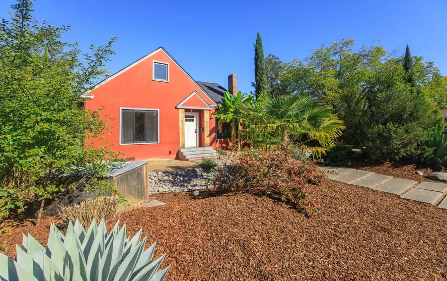 832 Dakota, Medford, OR 97501 - Image #2