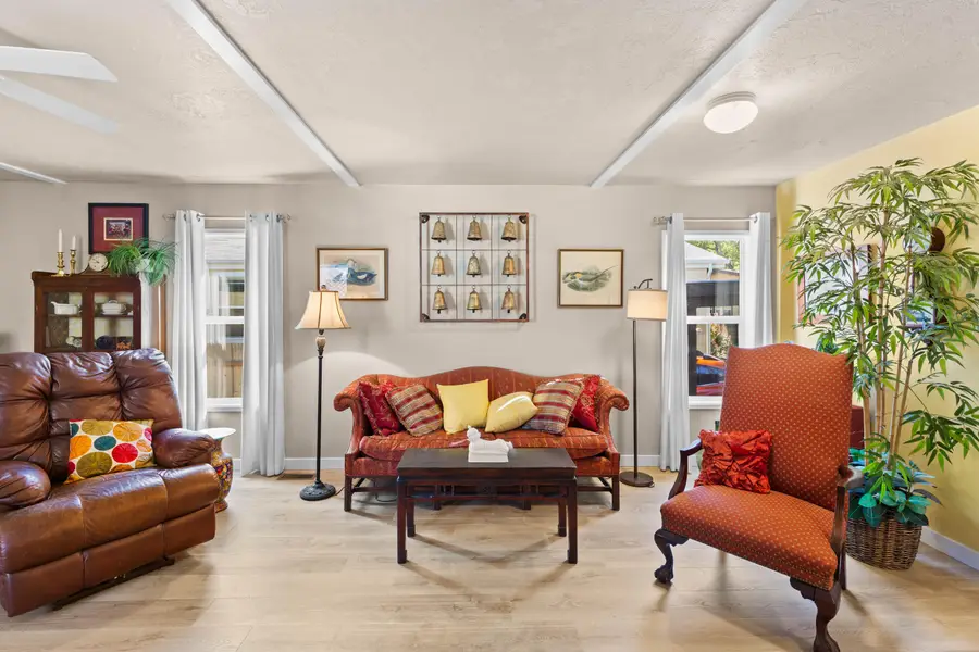 1055 N Fifth, Jacksonville, OR 97530 - Image #3