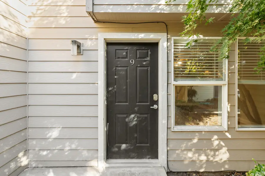 1800 Crater Lake Avenue #9, Medford, OR 97504 - Image #2