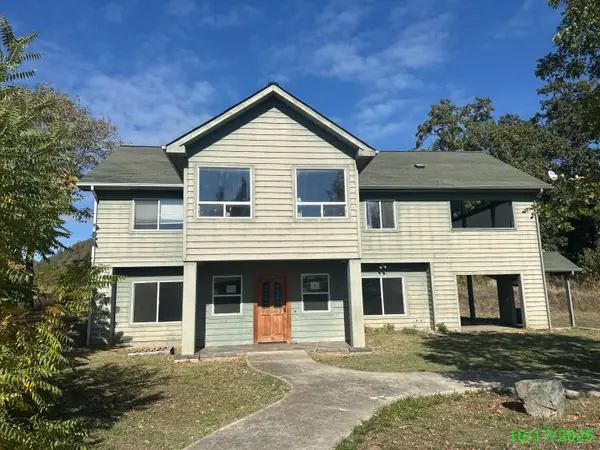 1690 NE Beacon, Grants Pass, OR 97526