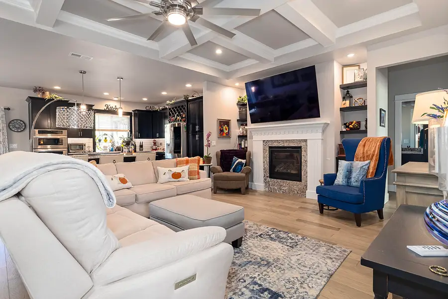 2035 Rabun, Central Point, OR 97502 - Image #3