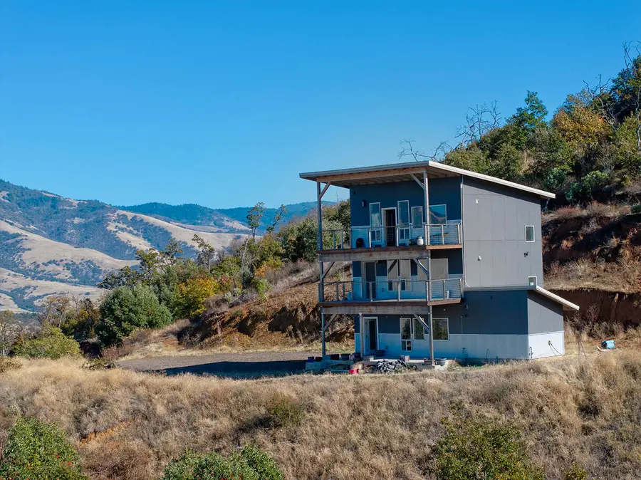 3152 Siskiyou, Ashland, OR 97520 - Image #2