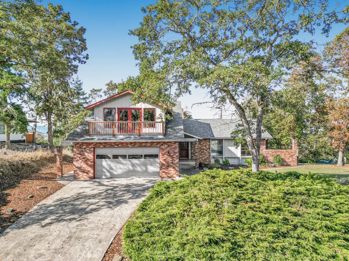 810 SE Summit, Roseburg, OR 97470 - Image #1