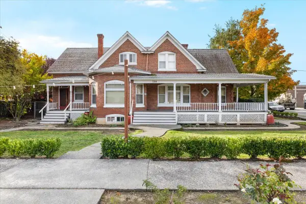 139 Sw I, Grants Pass, OR 97526