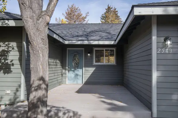 2549 SW Fissure N, Redmond, OR 97756