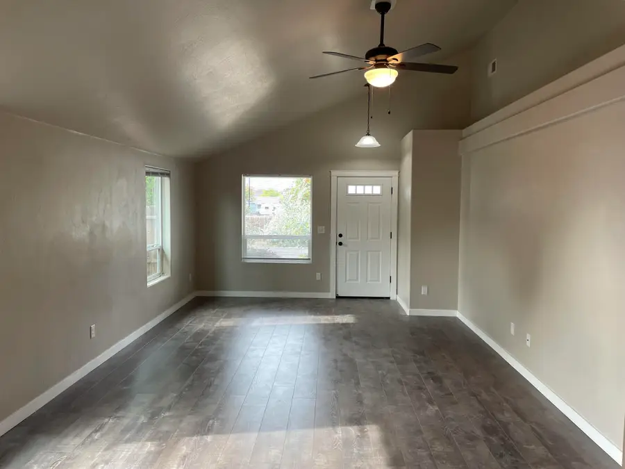 760 Nicholas Lee, Medford, OR 97501 - Image #2