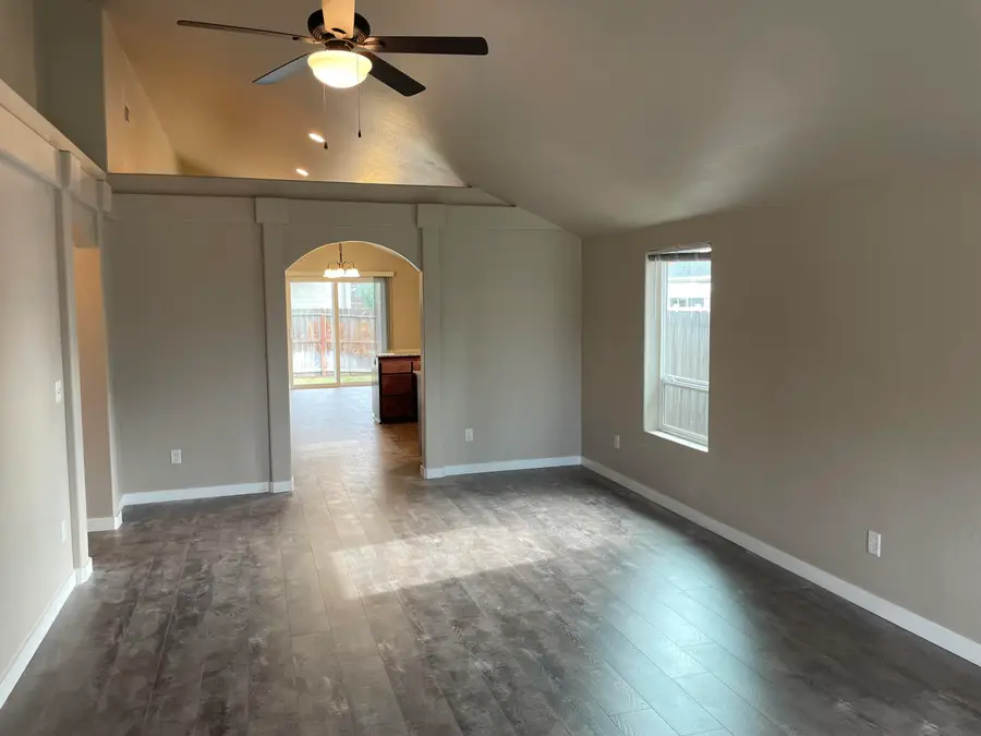 760 Nicholas Lee, Medford, OR 97501 - Image #3