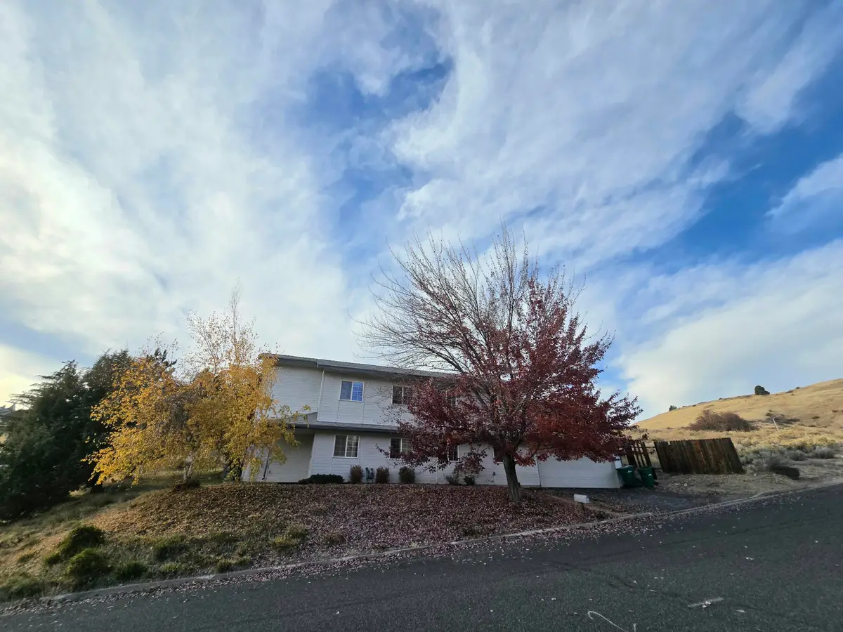 402 Mountain View, Klamath Falls, OR 97601 - Image #1