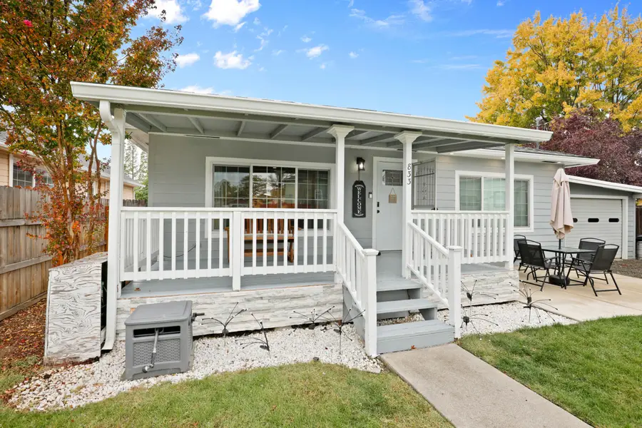 833 Hazel, Central Point, OR 97502 - Image #2