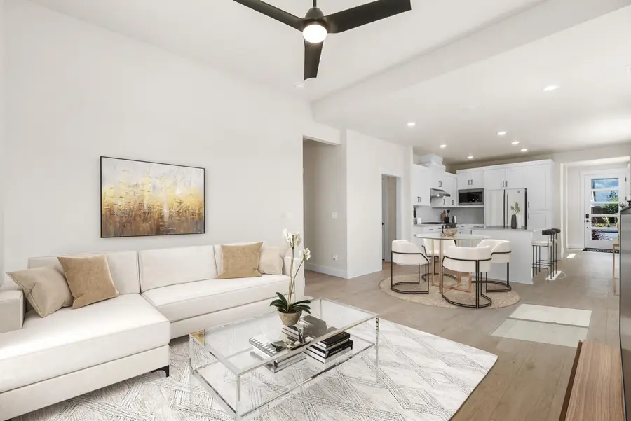 21447 NE Hayloft, Bend, OR 97701 - Image #2