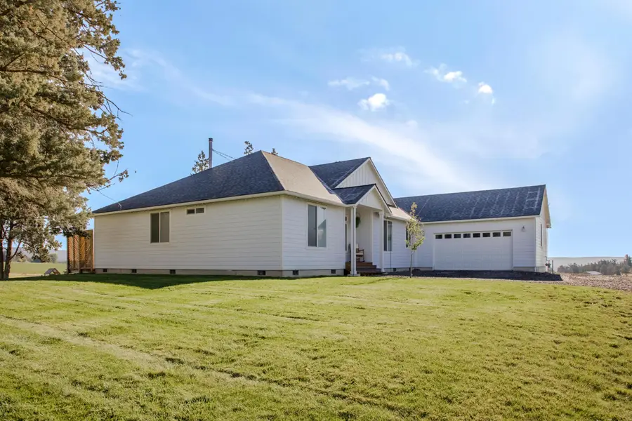 8997 NW Elizabeth Way, Prineville, OR 97754 - Image #2