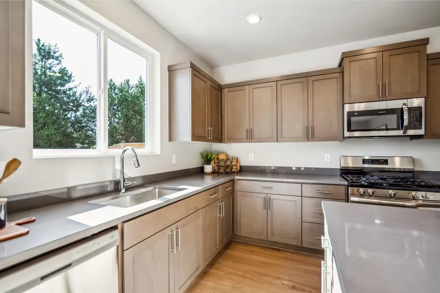 63190 NE Carly, Bend, OR 97701 - Image #3